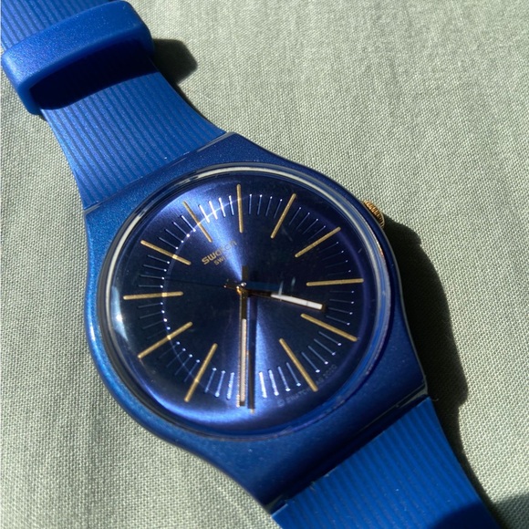 Never Used Blue Swatch Watch – Classic Swiss Design – Unisex - Picture 4 of 4